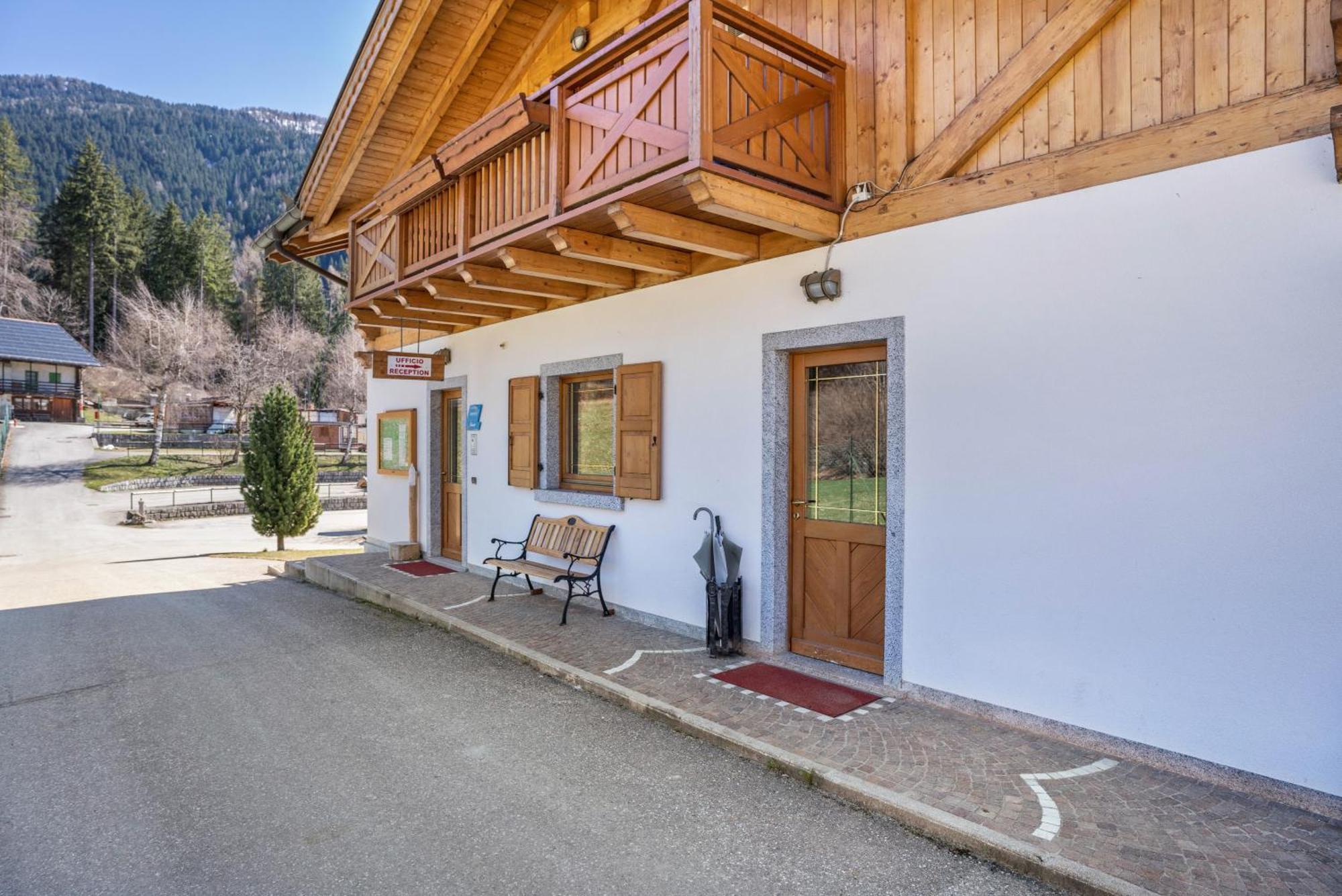 Chalet Camping Fae 1 Madonna Exterior foto