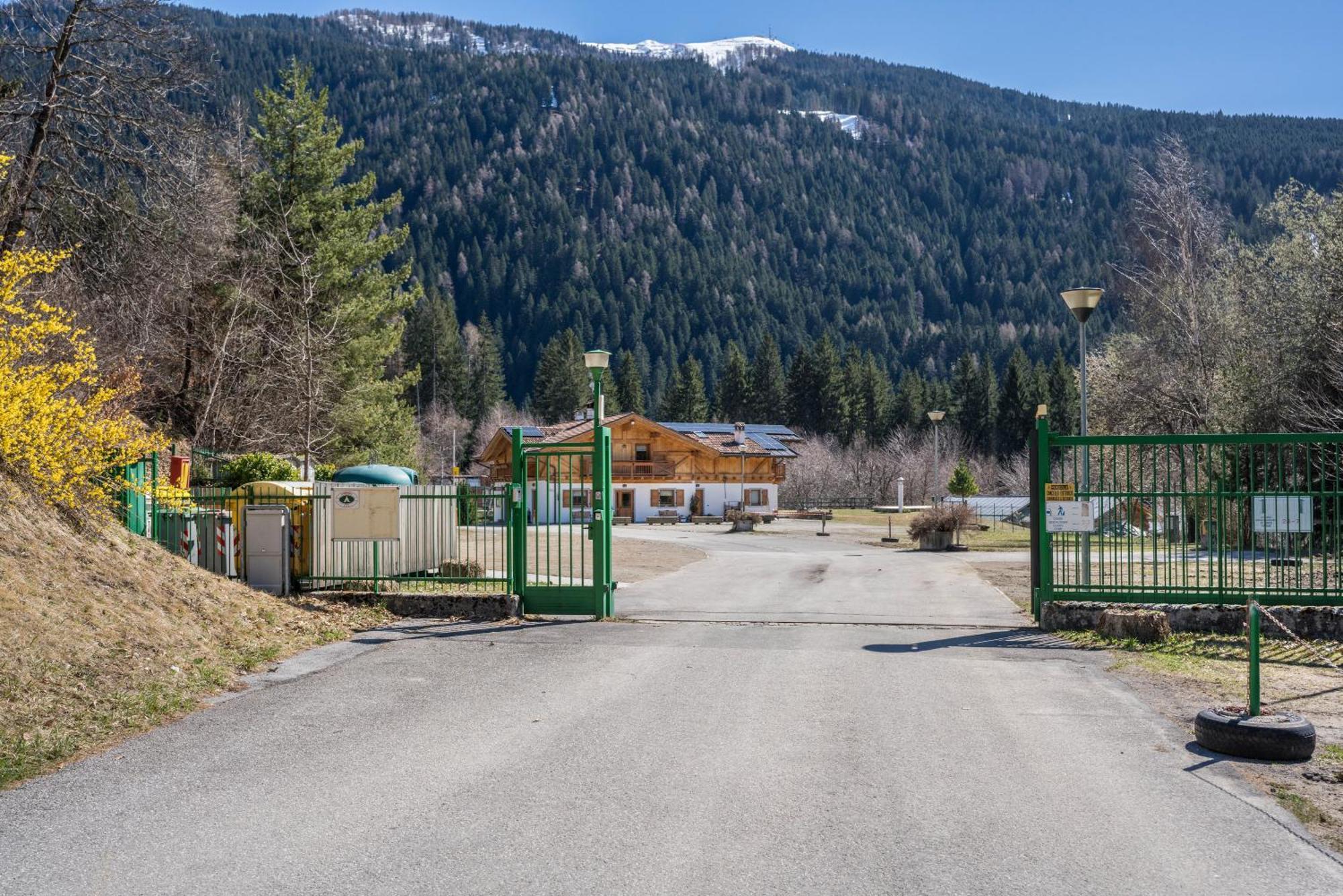 Chalet Camping Fae 1 Madonna Exterior foto
